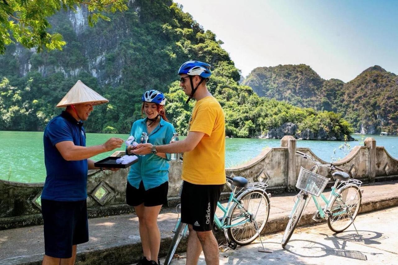 Genesis Luxury Regal Cruises Hotel Ha Long Bagian luar foto