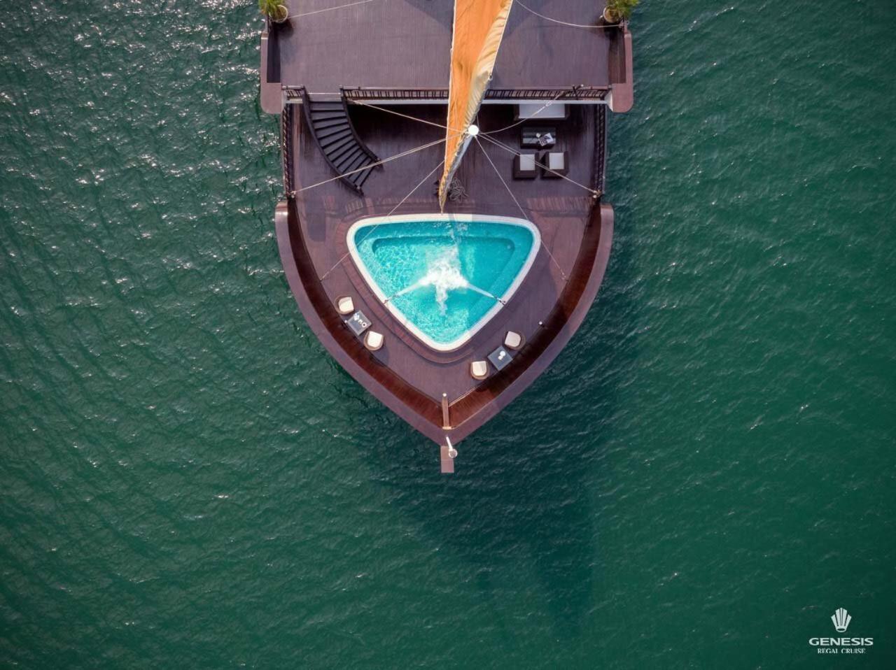 Genesis Luxury Regal Cruises Hotel Ha Long Bagian luar foto