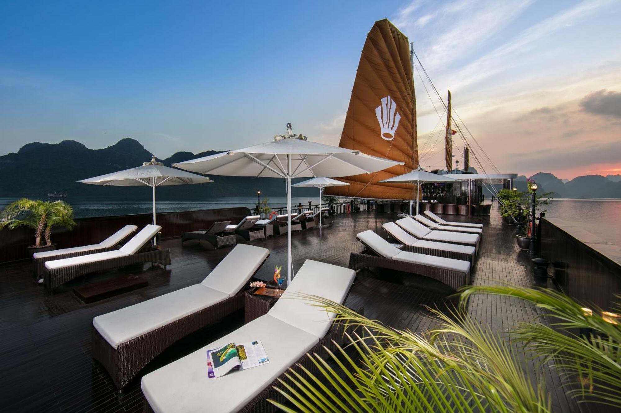 Genesis Luxury Regal Cruises Hotel Ha Long Bagian luar foto