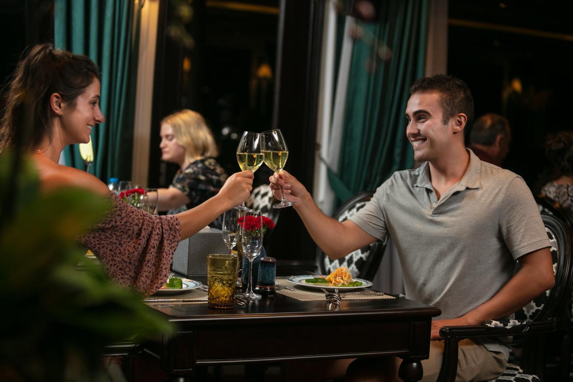 Genesis Luxury Regal Cruises Hotel Ha Long Bagian luar foto