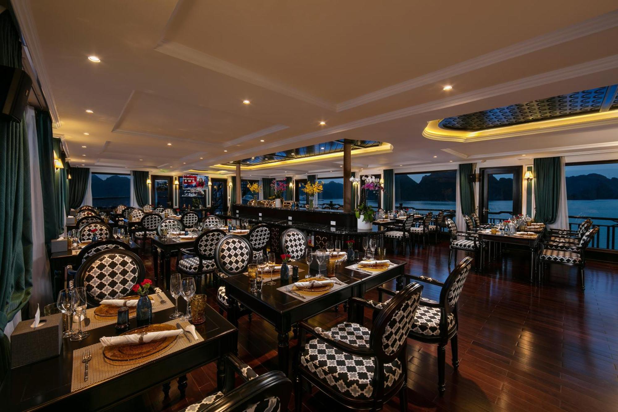 Genesis Luxury Regal Cruises Hotel Ha Long Bagian luar foto